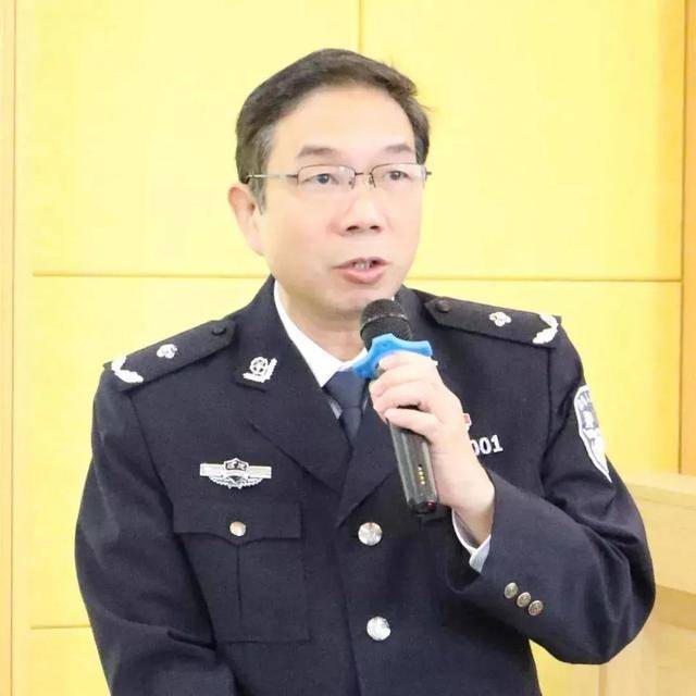 黄文墙<strong></p>
<p>快理财</strong>，任上被查