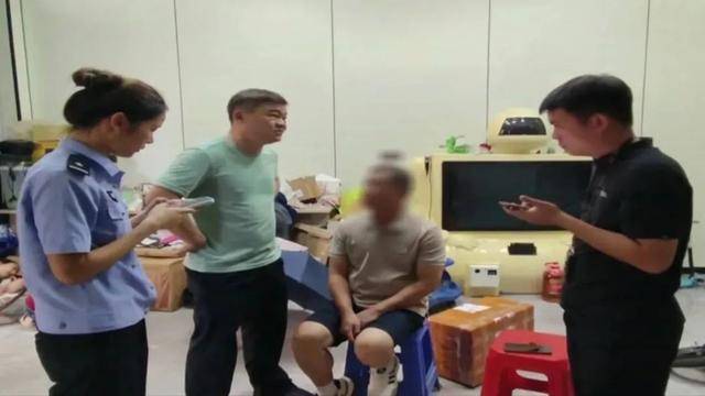 广西男子一口气花38.8万元买了40台手机<strong></p>
<p>保本理财收益</strong>，民警很快找上门……