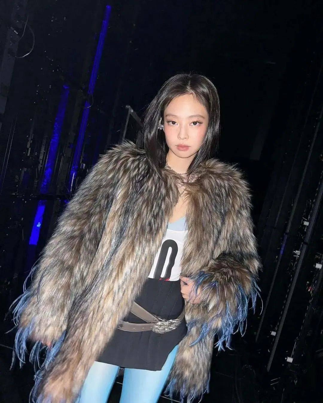 质感女人怎么都在穿这个颜色<strong></p>
<p>保本理财收益</strong>？