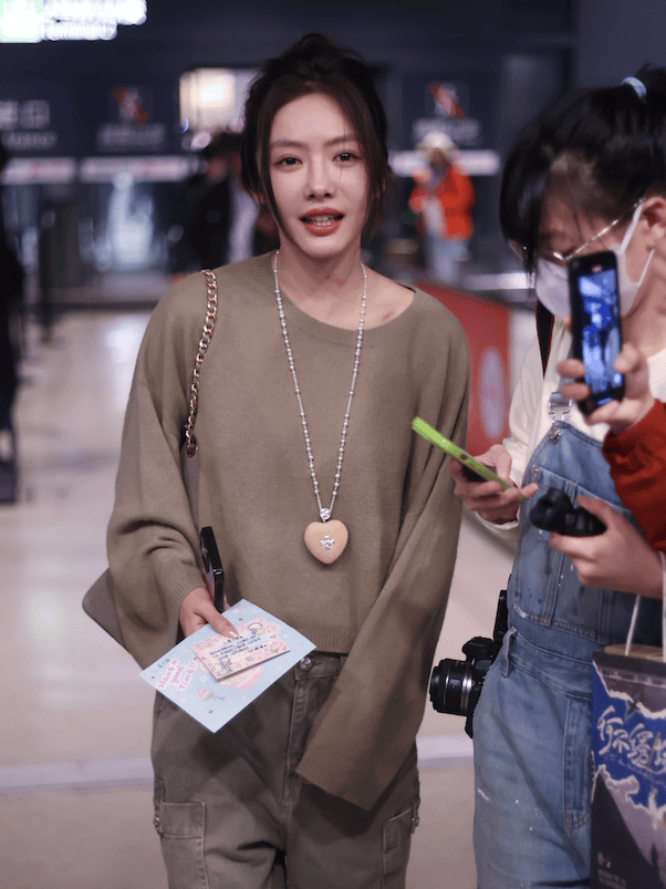 质感女人怎么都在穿这个颜色<strong></p>
<p>保本理财收益</strong>？