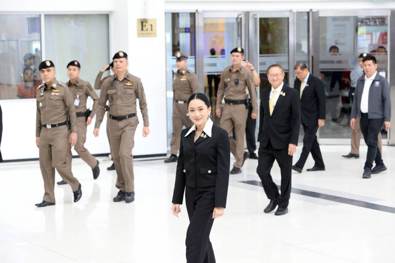尘埃落定<strong></p>
<p>微众银行理财</strong>！佩通坦被解除泰国总理职务