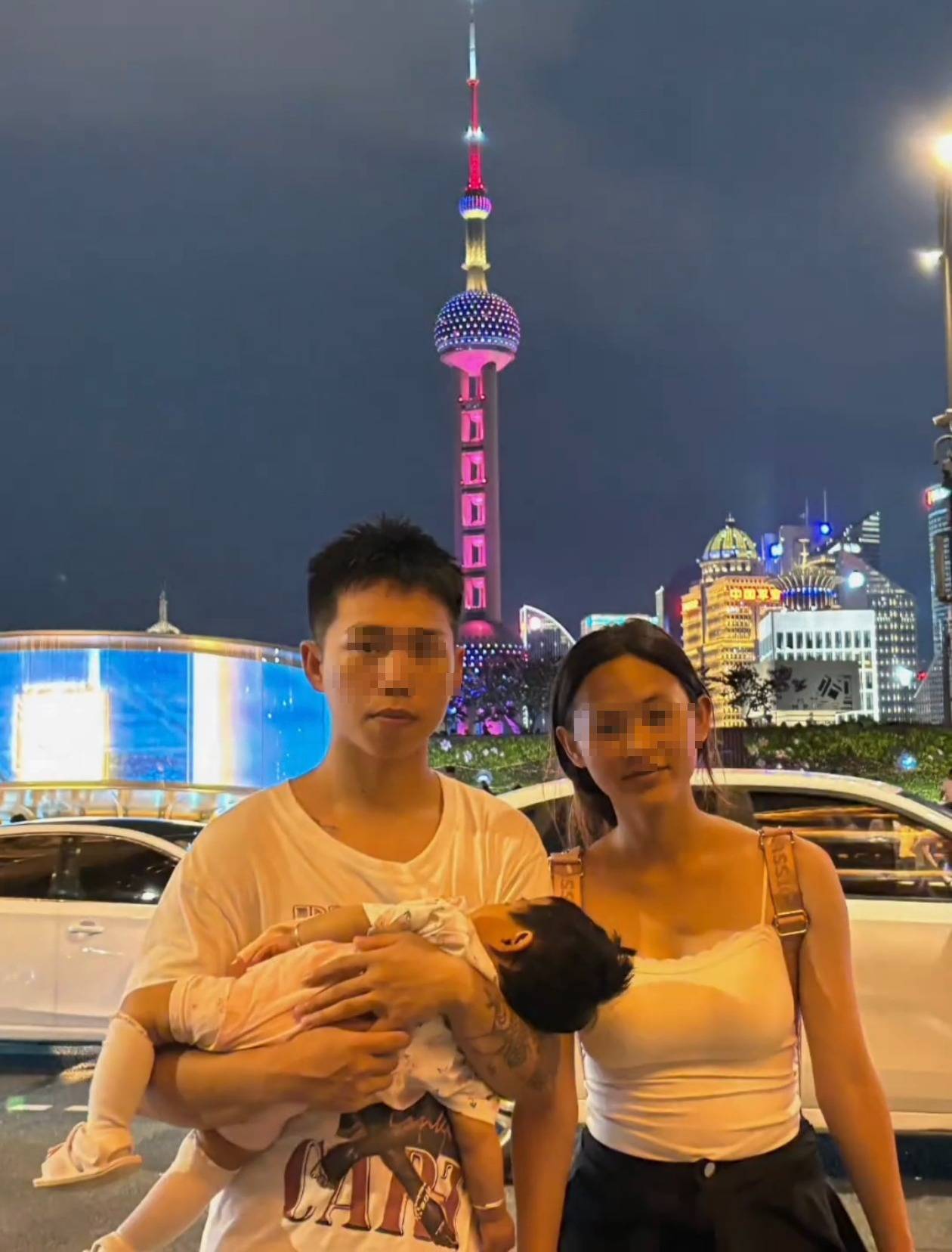 奶奶在哭<strong></p>
<p>微众银行理财</strong>，宝宝在笑！40天女婴重病，00后父亲割肝救女，术后这一幕让网友泪奔