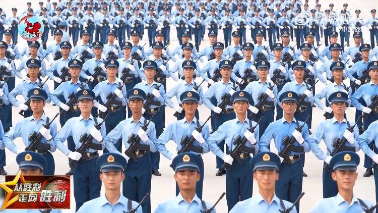 九三阅兵倒计时5天<strong></p>
<p>微众银行理财</strong>！空中梯队多型新机将首次受阅 队员练就“米秒不差”