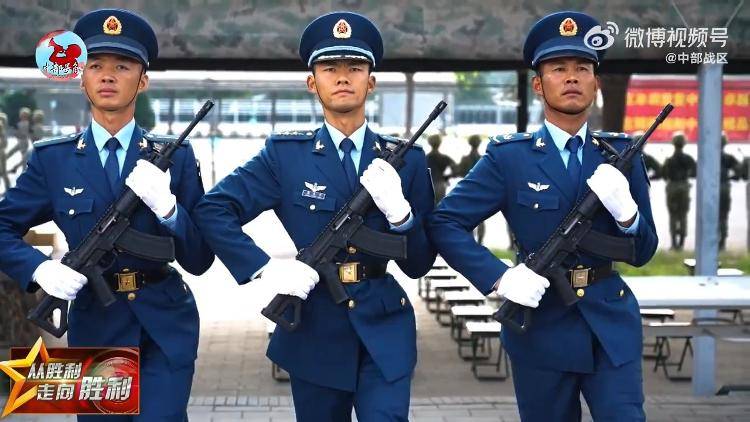 九三阅兵倒计时5天<strong></p>
<p>微众银行理财</strong>！空中梯队多型新机将首次受阅 队员练就“米秒不差”