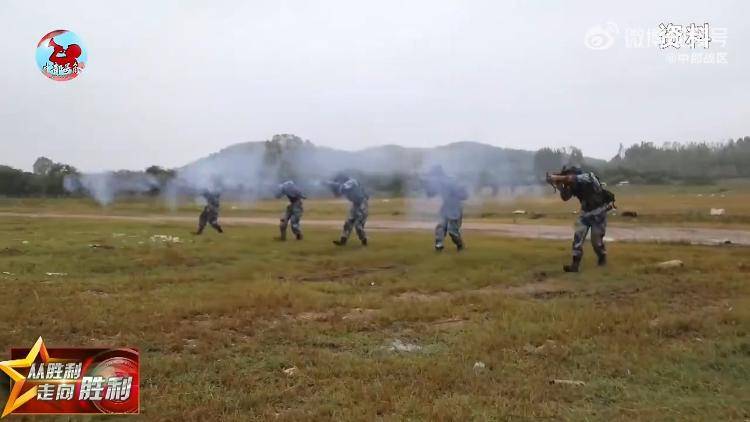 九三阅兵倒计时5天<strong></p>
<p>微众银行理财</strong>！空中梯队多型新机将首次受阅 队员练就“米秒不差”