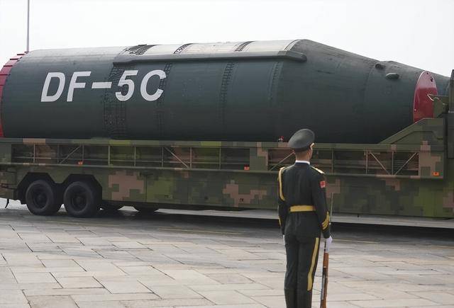“51”被跳过<strong></p>
<p>理财产品推销</strong>，东风-61直接登场，比东风-41打的更远、威慑力更强