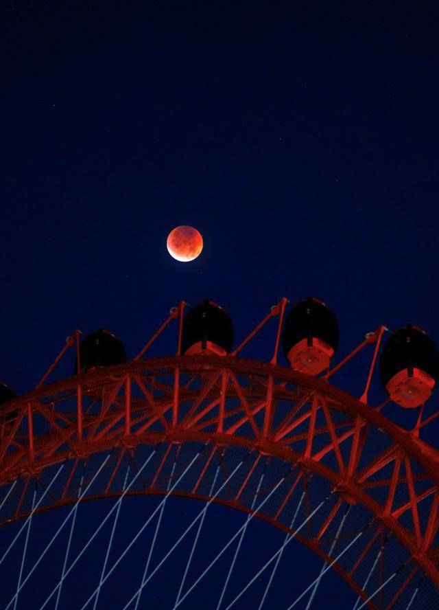 刷屏朋友圈<strong></p>
<p>零钱包理财</strong>!“红月亮”高清大图来了