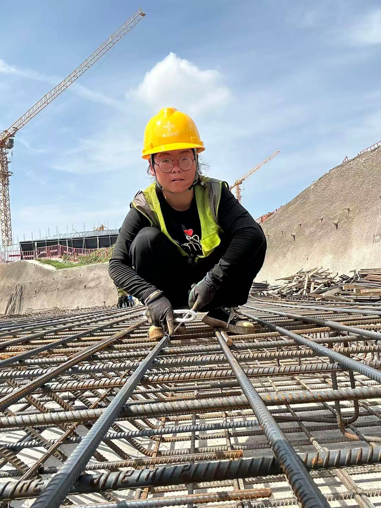 00后女孩工地绑钢筋5年成家里经济支柱：汗水流进眼睛特别疼<strong></p>
<p>理财的渠道</strong>，工友让我干轻松的活