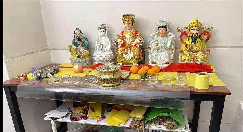 男子自称“玉皇大帝”<strong></p>
<p>理财投资排行榜</strong>,奸淫妇女10人,敛财超500万元