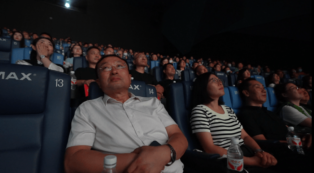 王亚平带<strong></p>
<p>理财投资排行榜</strong>你解锁《窗外是蓝星》里的“山东特产”