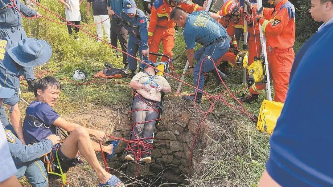 泉州坠井女子“54小时噩梦”:几条蛇爬身上<strong></p>
<p>成都理财</strong>,双侧肋骨骨折!绝望时靠一个信念坚持活下来……