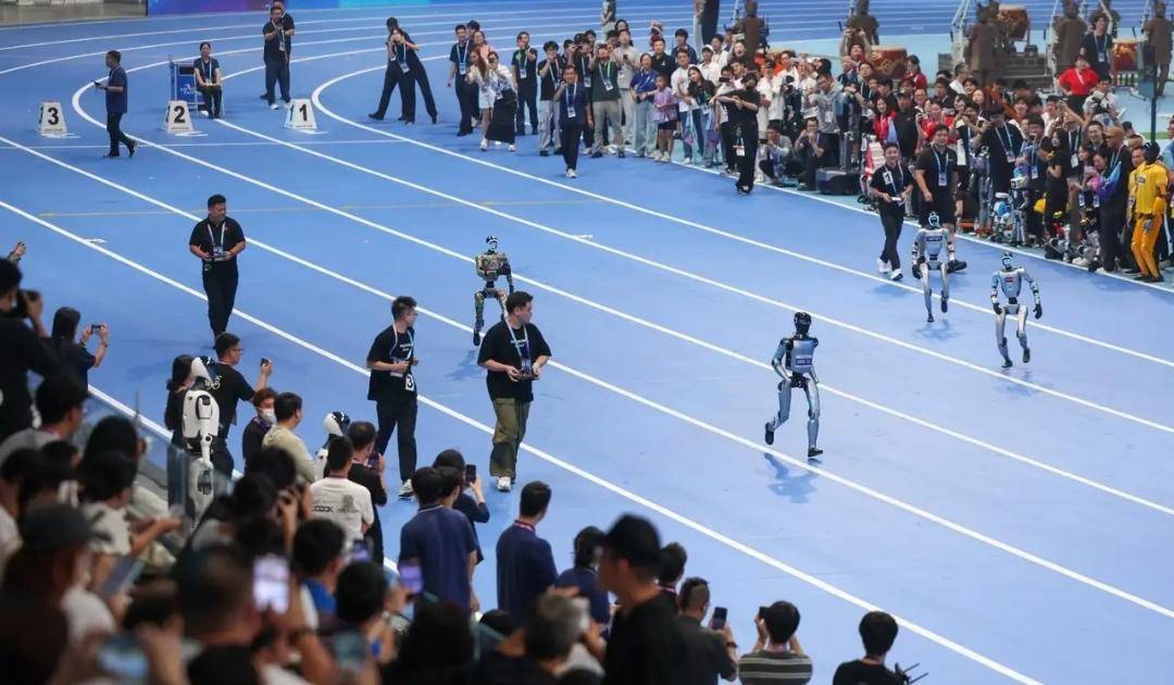 华为发布十大技术趋势:2035年超90%的中国家庭将拥有智能机器人