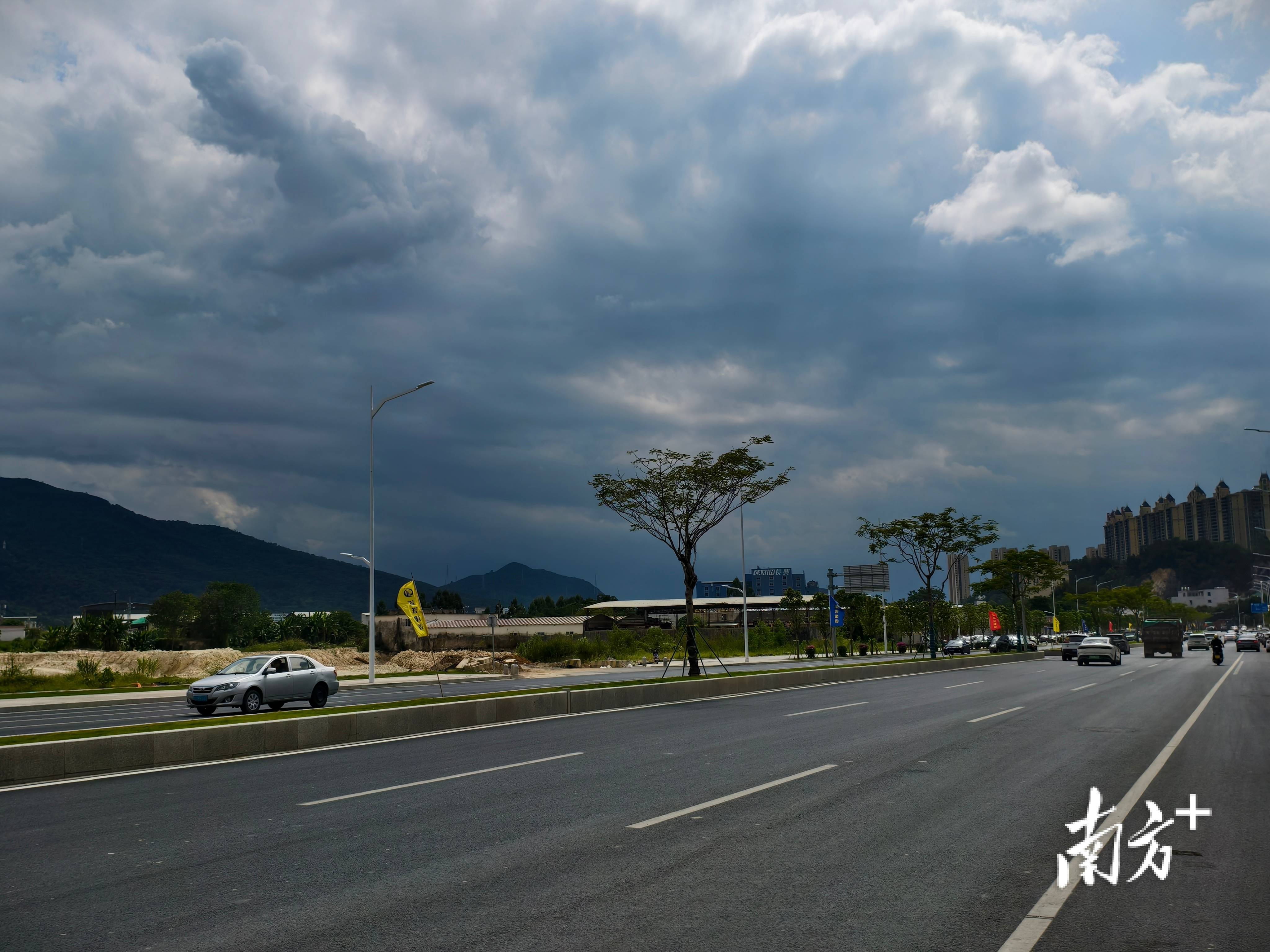 意东三路部分路段已通车<strong></p>
<p>理财软件排行</strong>，预计9月底全线贯通