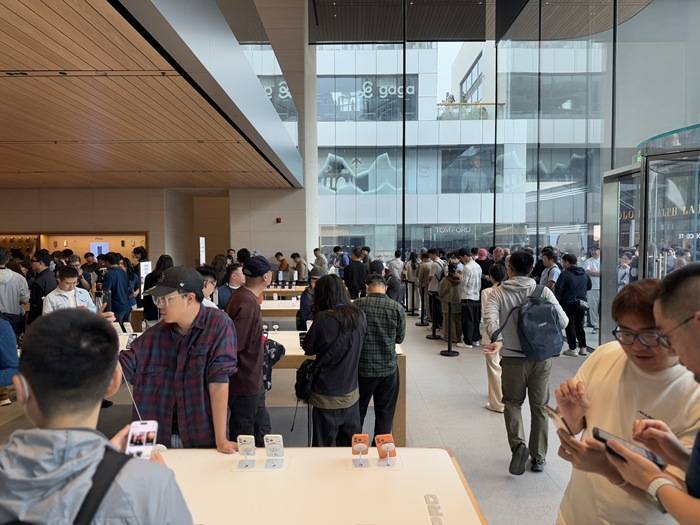 iPhone 17正式开售<strong></p>
<p>保息理财产品</strong>,橙色Pro Max黄牛最高加价1500元