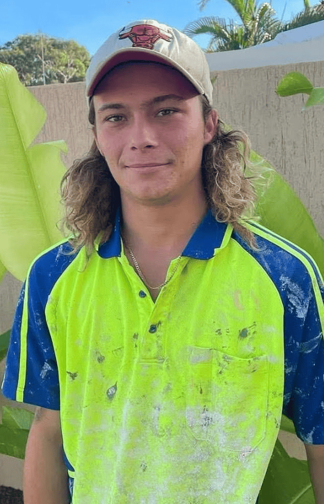 23岁澳大利亚1米78男子淹死在印尼1米5深泳池<strong></p>
<p>自动理财</strong>,遗体送回国心脏丢失,出现多处割伤和瘀痕