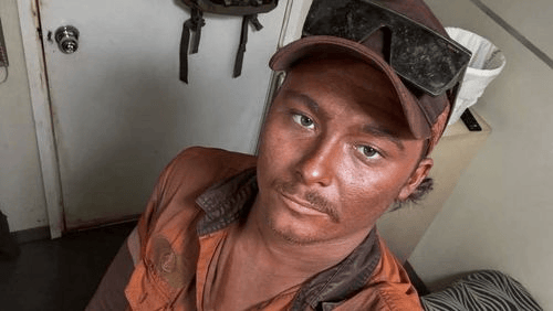 23岁澳大利亚1米78男子淹死在印尼1米5深泳池<strong></p>
<p>自动理财</strong>,遗体送回国心脏丢失,出现多处割伤和瘀痕