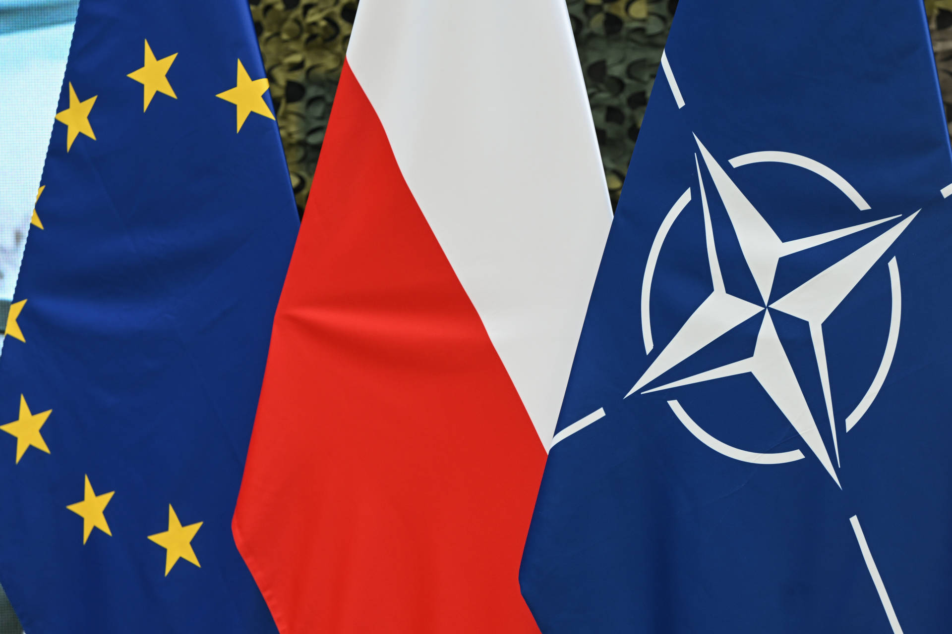 德国出动战斗机拦截俄军机！俄军：击沉2艘乌克兰无人艇<strong></p>
<p>自动理财</strong>，65架无人机！乌军：击退俄军多次进攻