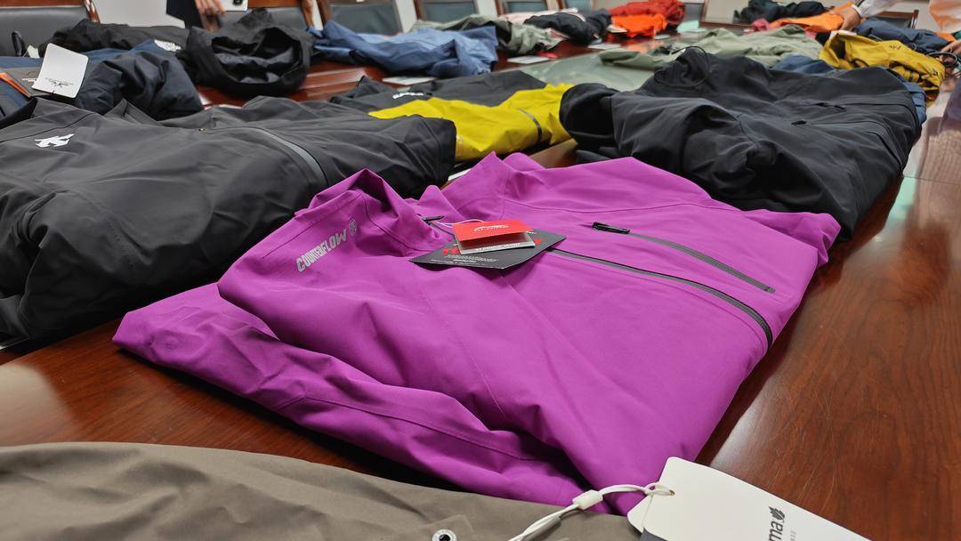 注意!冲锋衣40款里3款“不防水”<strong></p>
<p>菠菜理财</strong>,教你一招在家也能测