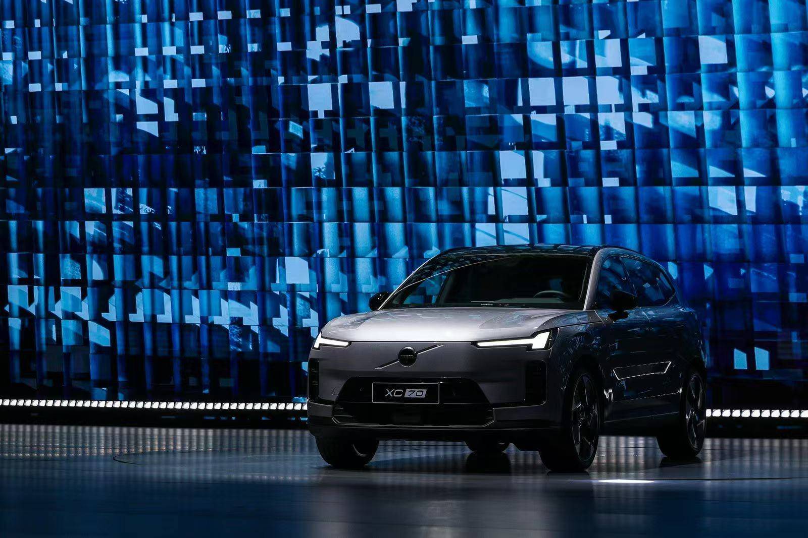 “豪华插混第一车”<strong></p>
<p>金融理财师考试</strong>,比预售便宜3万元,26.99万元起的沃尔沃XC70能否突围?