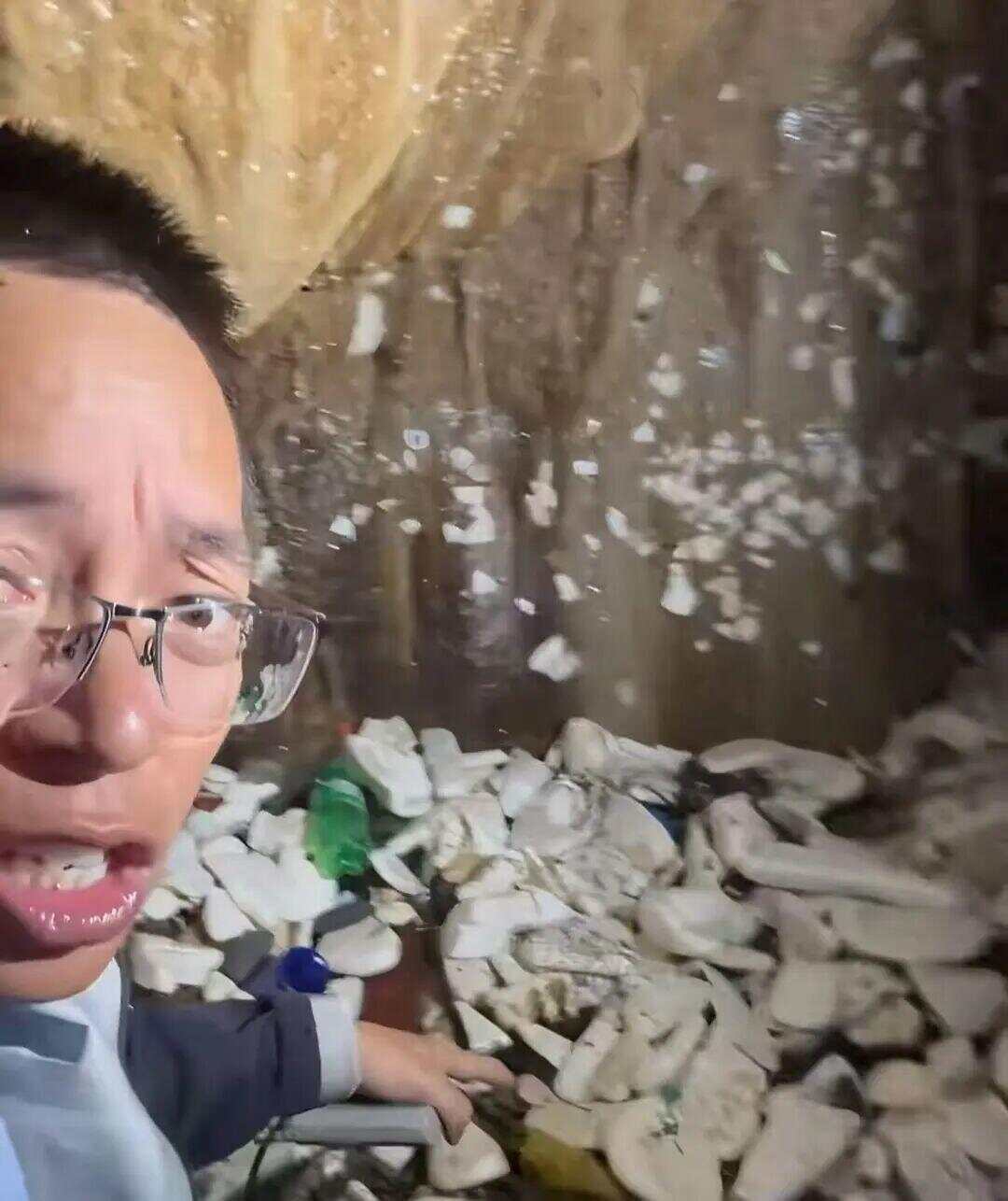 网友曝光溶洞垃圾成山、粪便满地<strong></p>
<p>金融理财师考试</strong>,“至少十层楼高”!官方通报