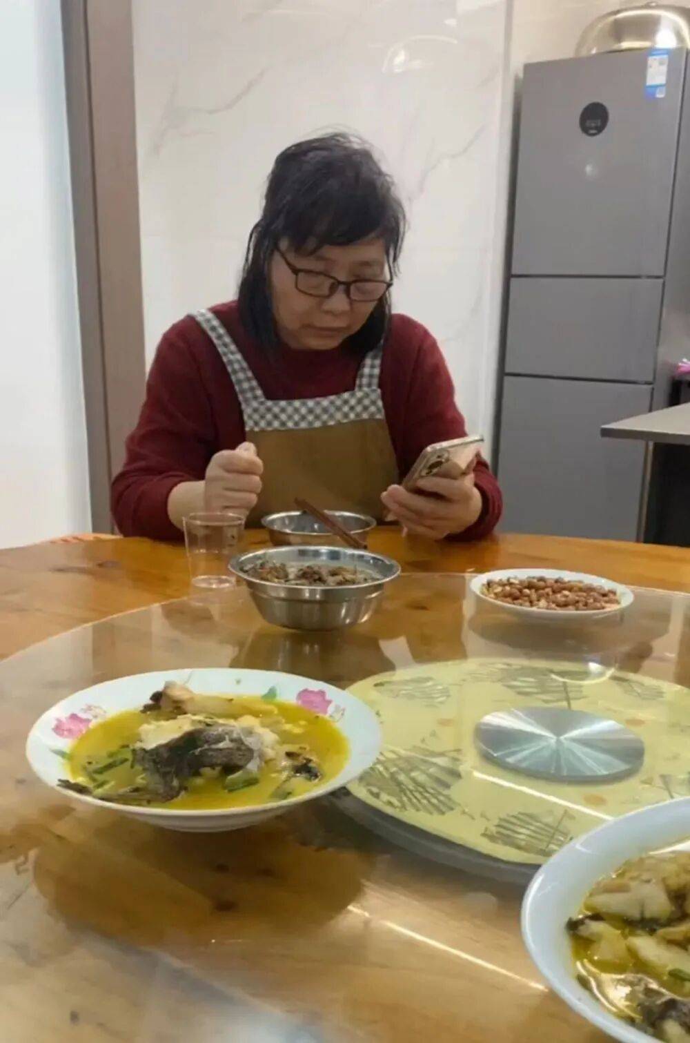 “看到妈妈46个未接来电<strong></p>
<p>金融理财师考试</strong>，心像被重锤击中”