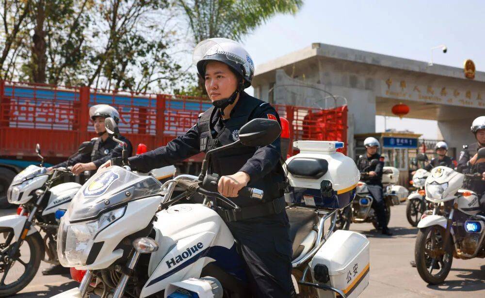 “看到妈妈46个未接来电<strong></p>
<p>金融理财师考试</strong>，心像被重锤击中”