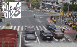 事发上海晚高峰!汹涌车流中<strong></p>
<p>凤凰金融理财</strong>,一男子绝望跳车,直奔民警而去……