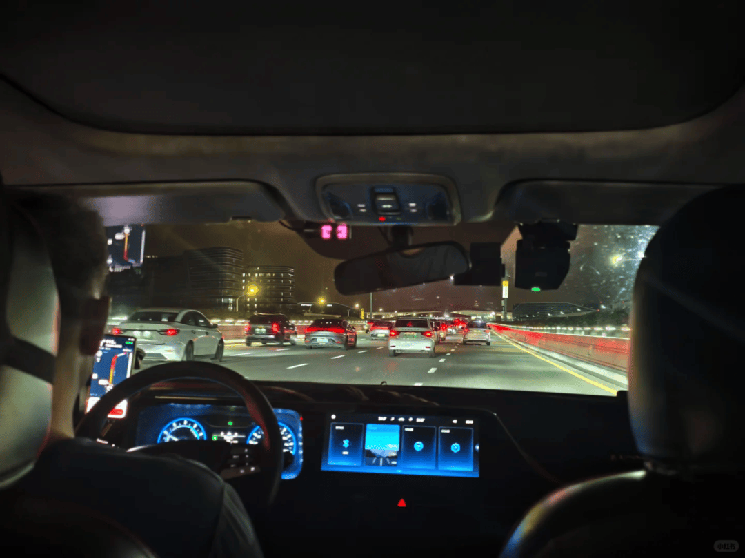 “不亚于春节回家”!凌晨5点<strong></p>
<p>凤凰金融理财</strong>,深圳有人已经堵在路上……