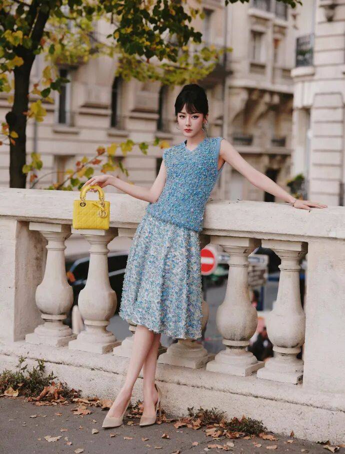 时装周上的女明星<strong></p>
<p>理财风险</strong>,秋冬氛围感一键封顶!