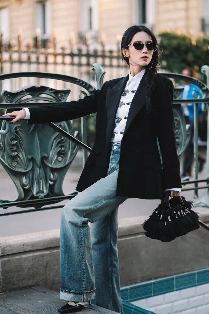 时装周上的女明星<strong></p>
<p>理财风险</strong>,秋冬氛围感一键封顶!