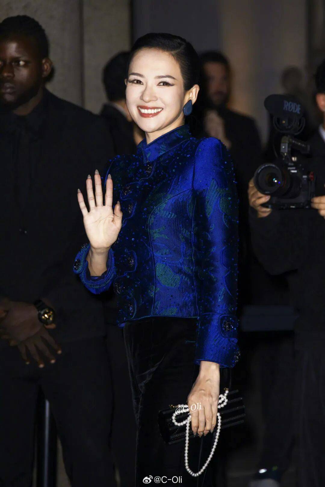 时装周上的女明星<strong></p>
<p>理财风险</strong>,秋冬氛围感一键封顶!