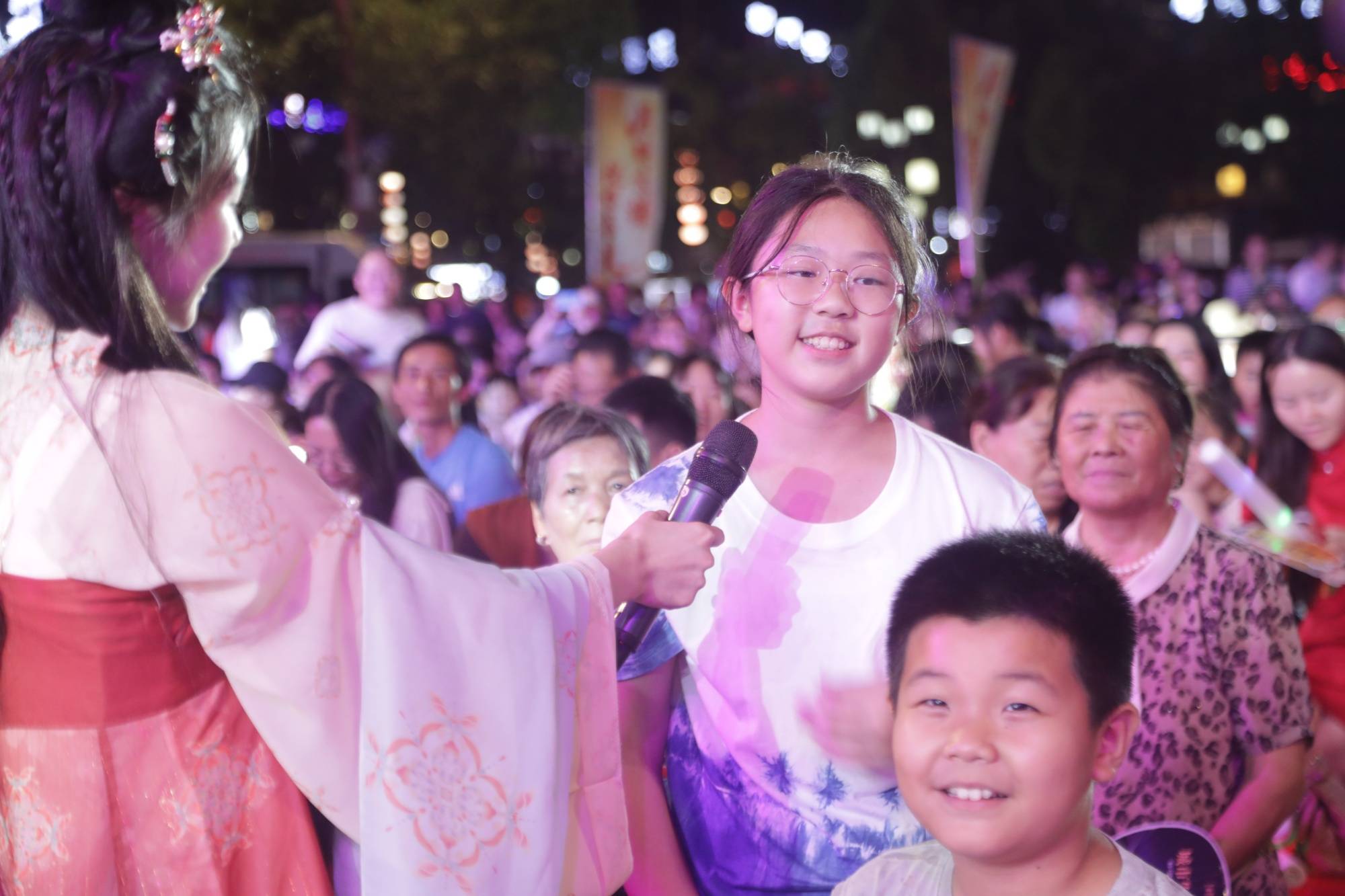 月映火塘 悦唱荔波<strong></p>
<p>风险低的理财</strong>!这场中秋音乐晚会点燃团圆夜