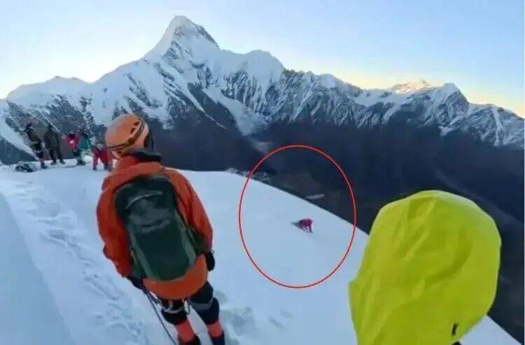 打卡拍照<strong></p>
<p>风险低的理财</strong>，再美也不能用生命对焦