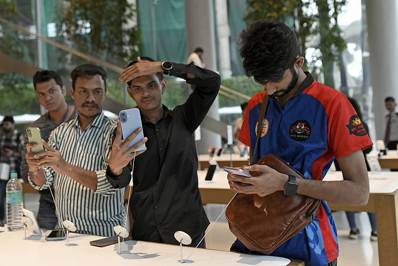 印度政府被曝正积极鼓励海外印度人回国<strong></p>
<p>风险低的理财</strong>,但想让这些人从美回国绝非易事