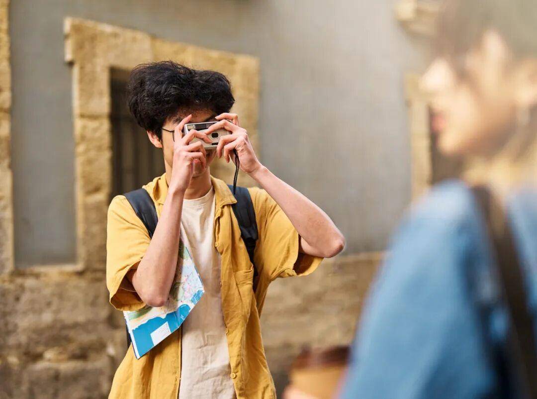 “出片式旅行”<strong></p>
<p>中国人理财</strong>,正在毁掉当代人的假期?