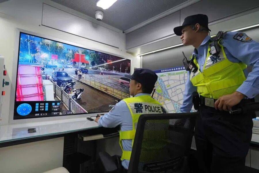 突然群发<strong></p>
<p>券商理财产品</strong>!大批上海市民收到警方短信!全市爆火网红已被锁定...有爸爸因孩子违规被罚款