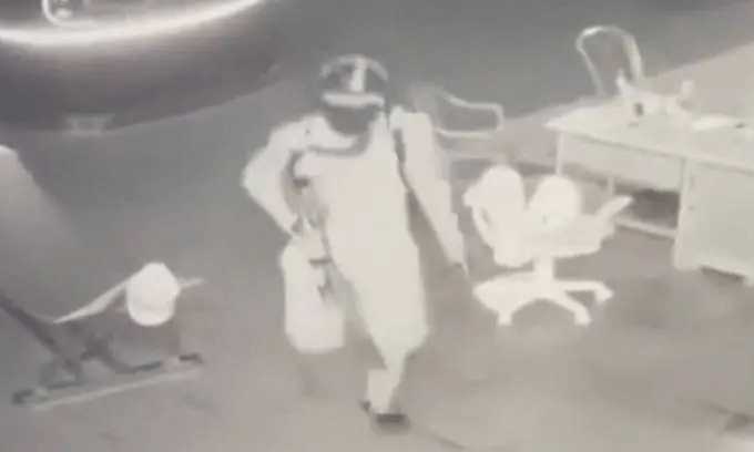 越南一家3口被枪杀<strong></p>
<p>券商理财产品</strong>,33岁男子被警方抓获,声称“为完成游戏任务”,抢走现金折合人民币140元