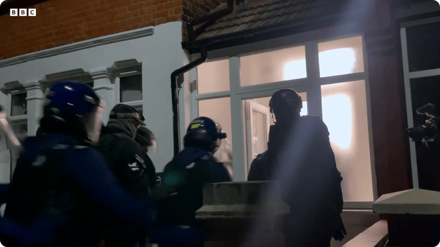 凯特患癌竟因辉瑞疫苗?伦敦4万被盗手机直飞香港<strong></p>
<p>券商理财产品</strong>,比贩毒暴利产业链曝光…