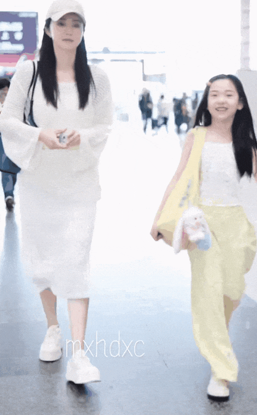 9岁小酒窝<strong></p>
<p>券商理财产品</strong>,大大方方成顶流