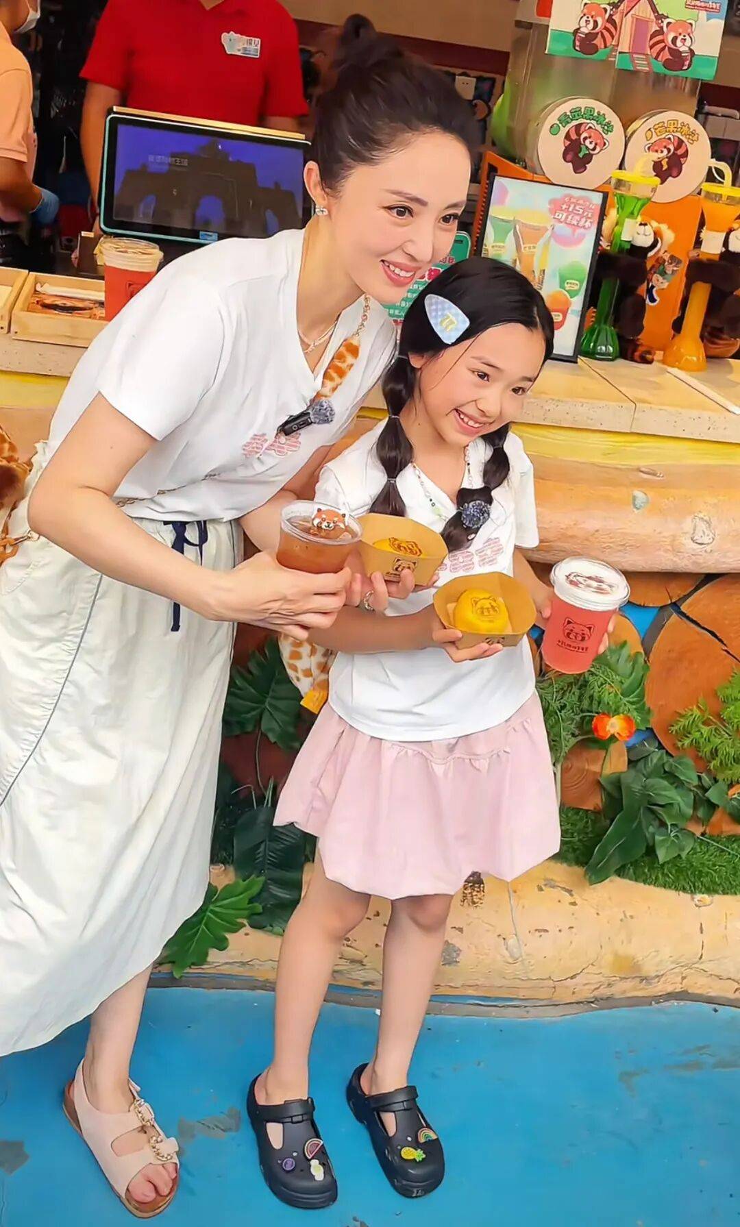 9岁小酒窝<strong></p>
<p>券商理财产品</strong>,大大方方成顶流