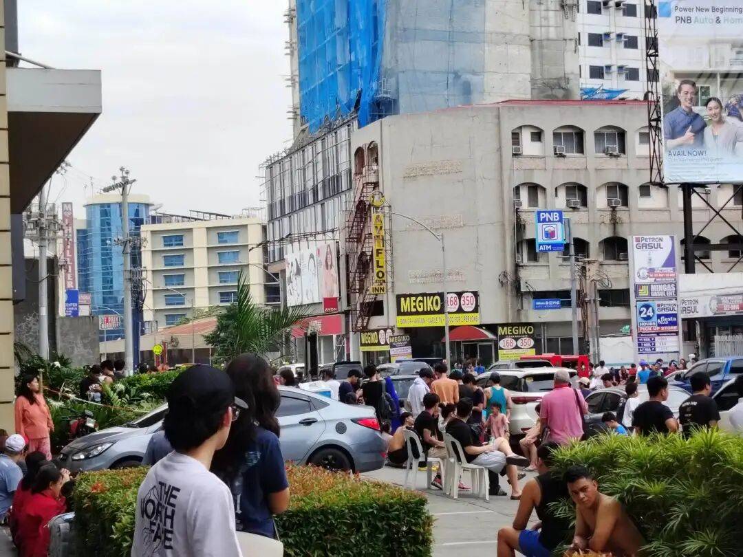 在菲华人亲历7.6级强震:震感强烈<strong></p>
<p>p2p网贷理财</strong>,有女生被吓哭|鱼眼·热点