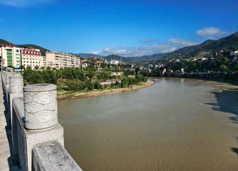 结婚当天跳河男子遗体已找到<strong></p>
<p>p2p网贷理财</strong>,女方称会尽快去看;男方家属:还在了解具体原因