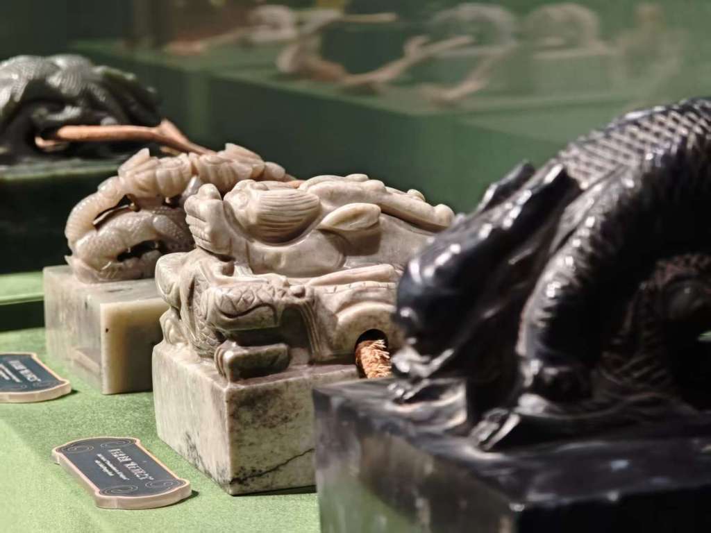 今天是故宫博物院百岁生日<strong></p>
<p>p2p网贷理财</strong>,让我们回顾她这一百年的史诗