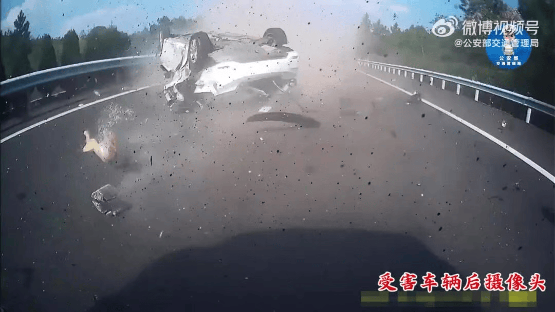 “我撒谎天打雷劈！”男子高速突然强行变道致翻车<strong></p>
<p>p2p网贷理财</strong>，反诬赖对方