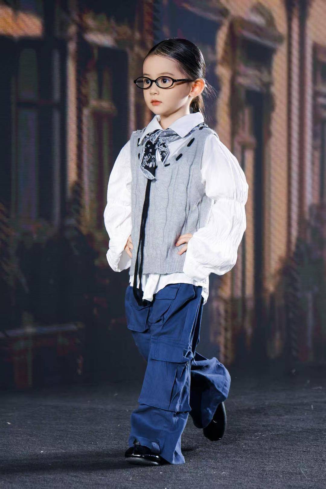 非遗惊艳、萌娃抢镜、大码模特出圈<strong></p>
<p>公募理财</strong>!南京国际时尚周看点太密