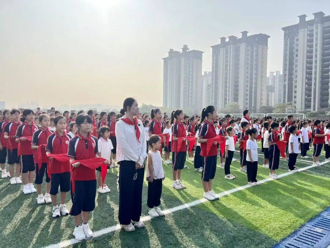 <strong></p>
<p>理财pdf</strong>我县各级少先队组织开展“强国复兴有我 争当新时代好少年”建队日主题活动