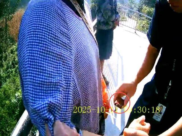 100斤玉米上秤秒变60斤?贵州一村民遭“鬼秤”骗粮!民警出手<strong></p>
<p>哪家银行理财产品</strong>,5人被拘