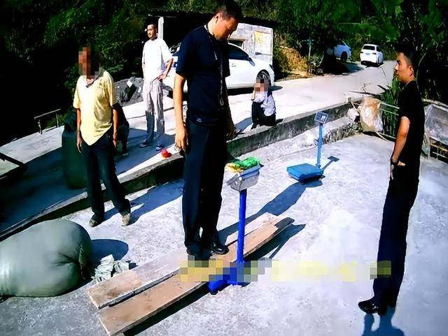 100斤玉米上秤秒变60斤?贵州一村民遭“鬼秤”骗粮!民警出手<strong></p>
<p>哪家银行理财产品</strong>,5人被拘
