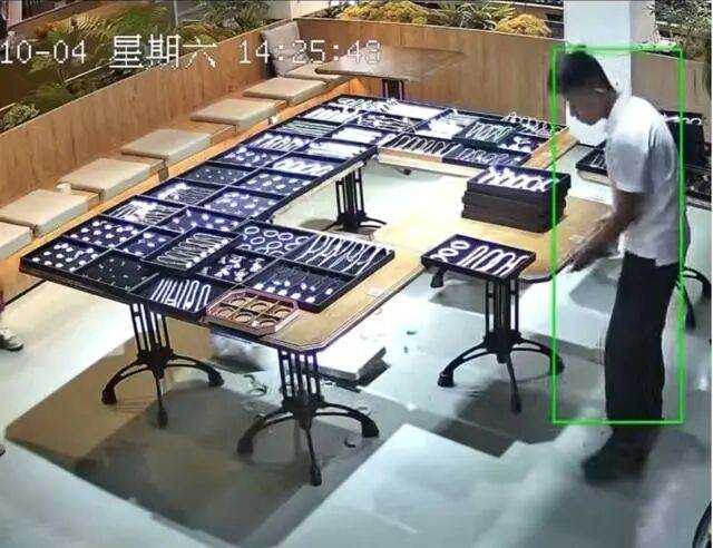 苏州一20岁店员不小心摔碎一盒玉镯损失百万<strong></p>
<p>哪家银行理财产品</strong>,老板未要赔偿安慰小伙别有压力