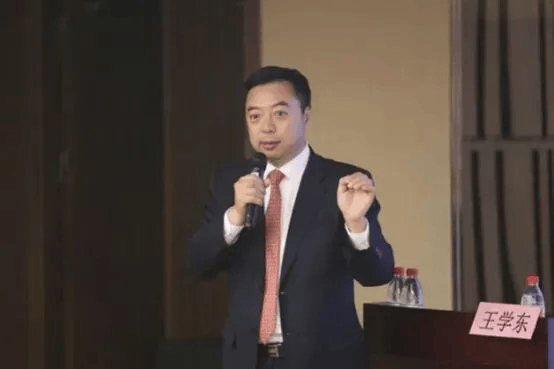 中纪委发布8人被查<strong></p>
<p>高利理财</strong>,有“内鬼”主动投案